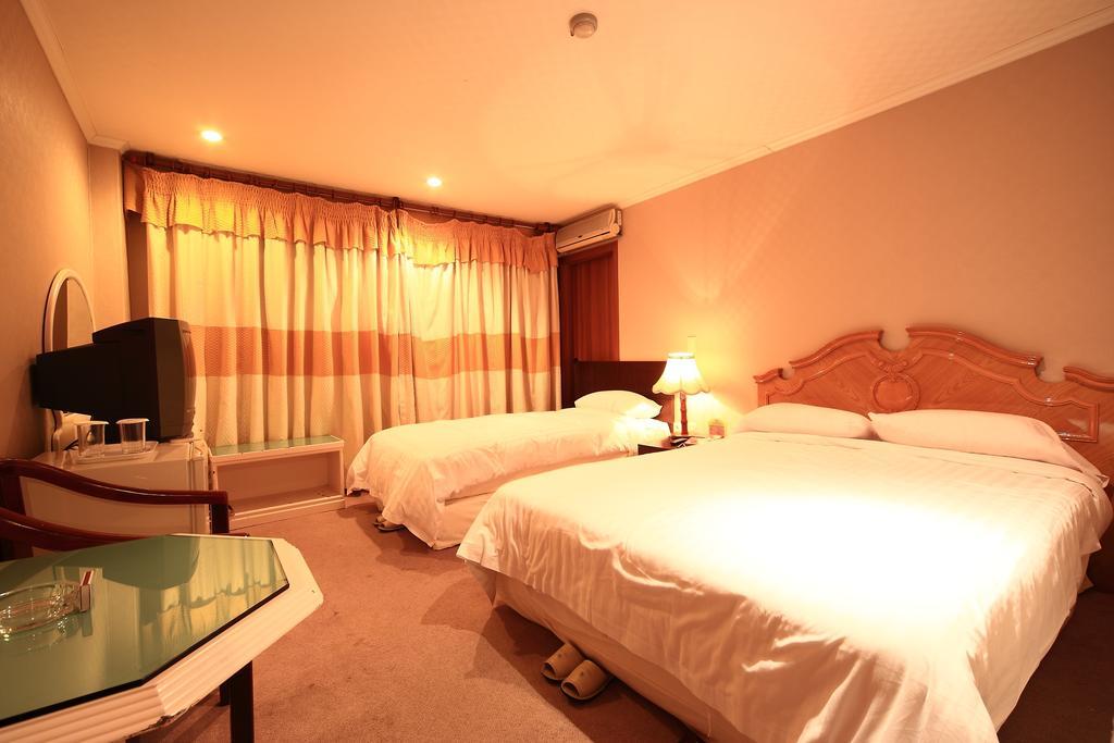 Lake Hills Hotel Songnisan Boeun Oda fotoğraf